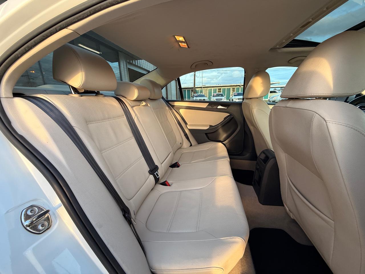 Volkswagen Jetta SE 2012