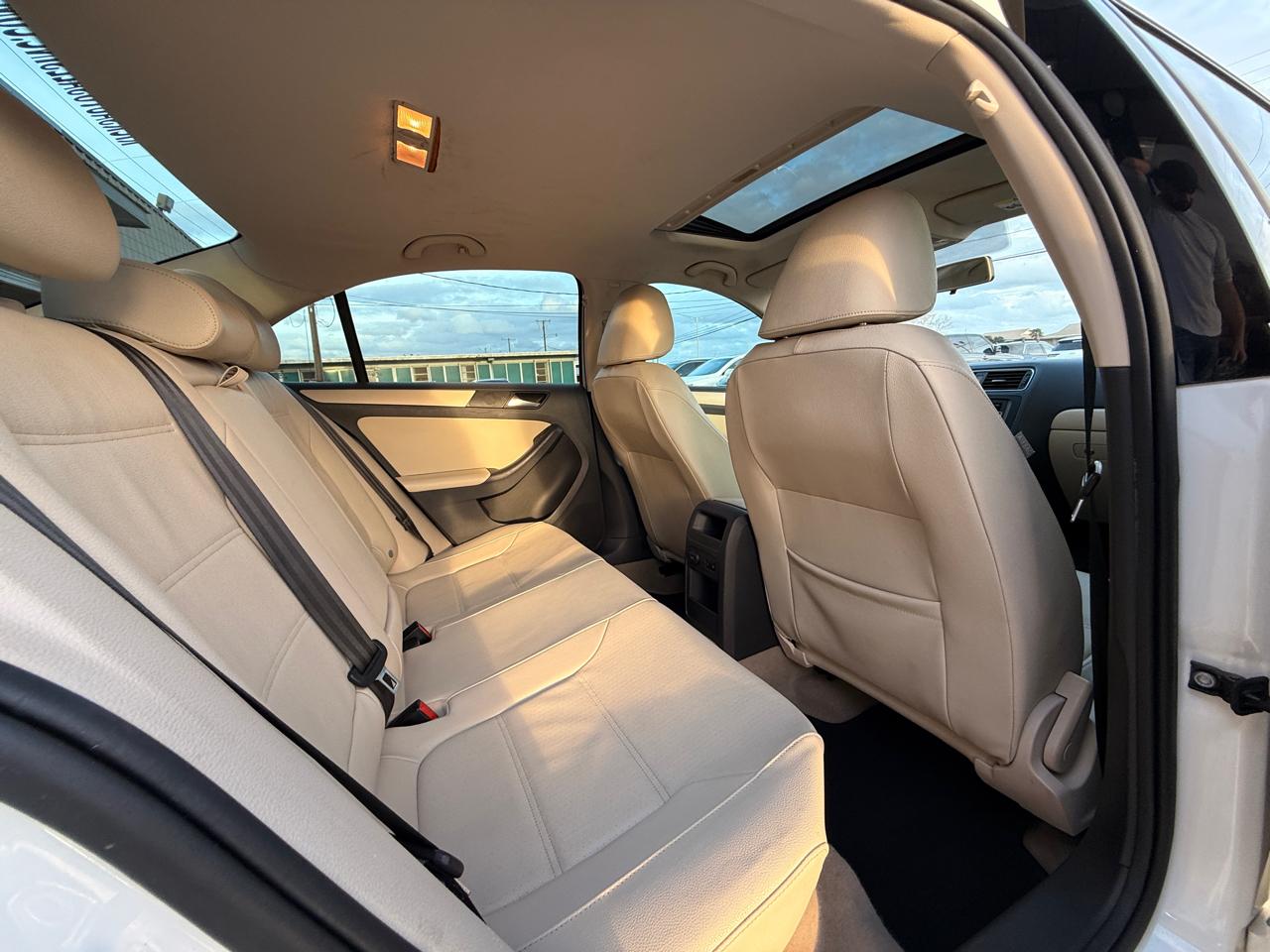 Volkswagen Jetta SE 2012