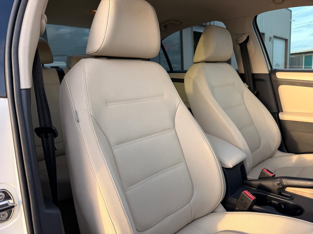 Volkswagen Jetta SE 2012