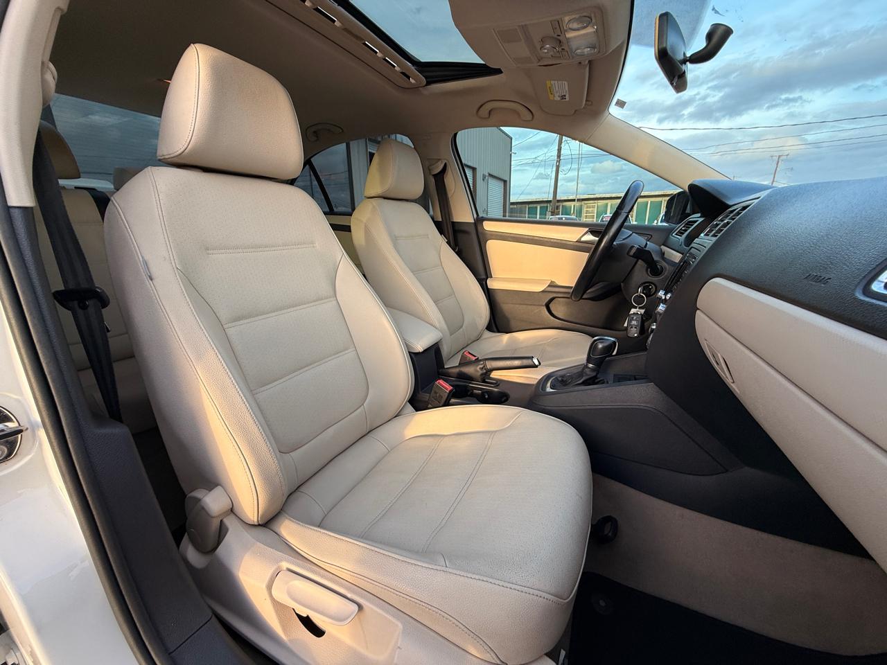 Volkswagen Jetta SE 2012