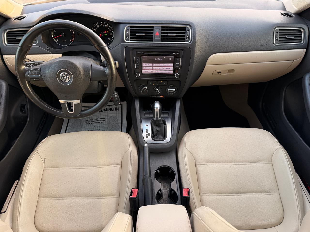 Volkswagen Jetta SE 2012