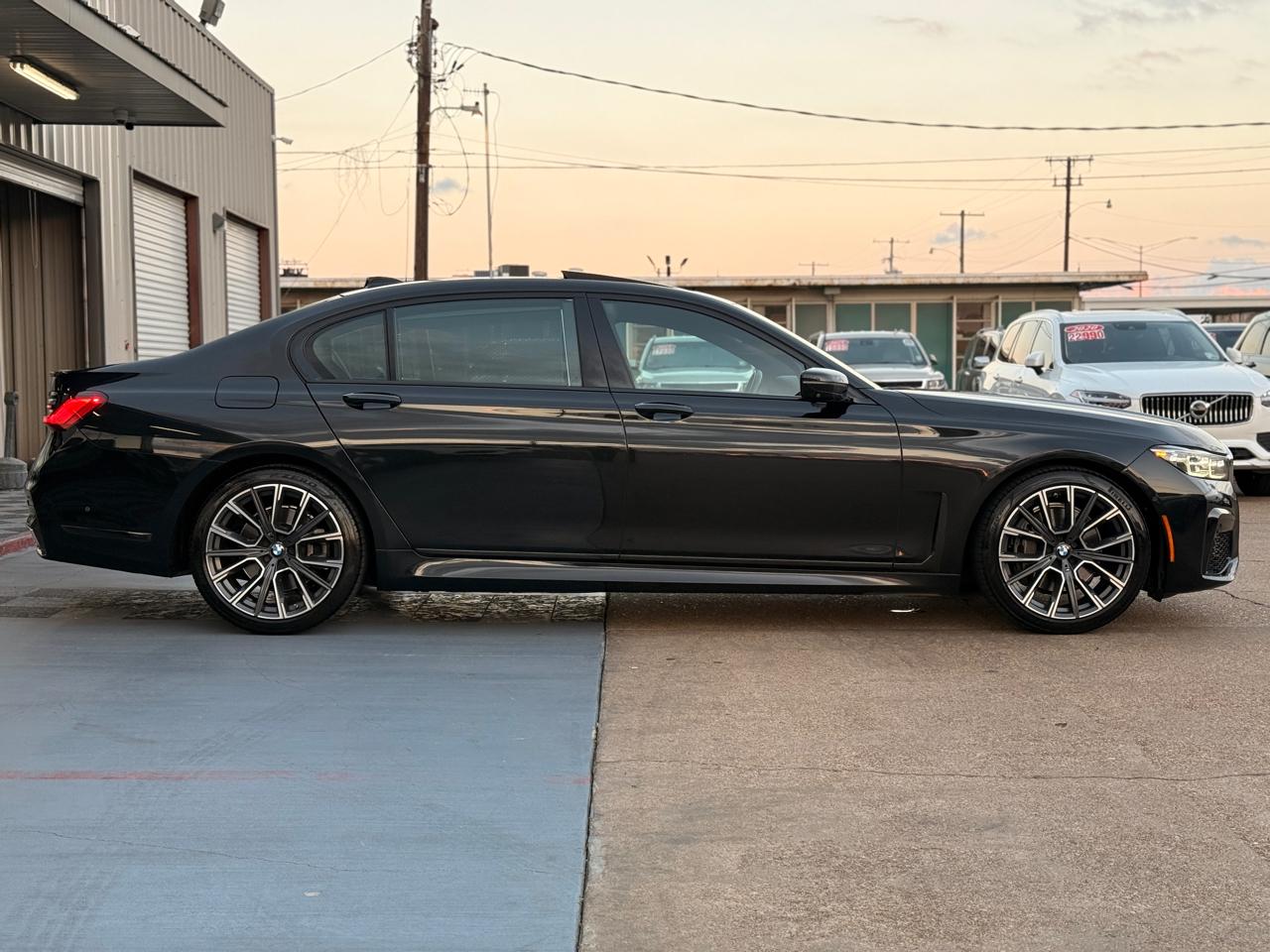 BMW 7-Series 740i 2022