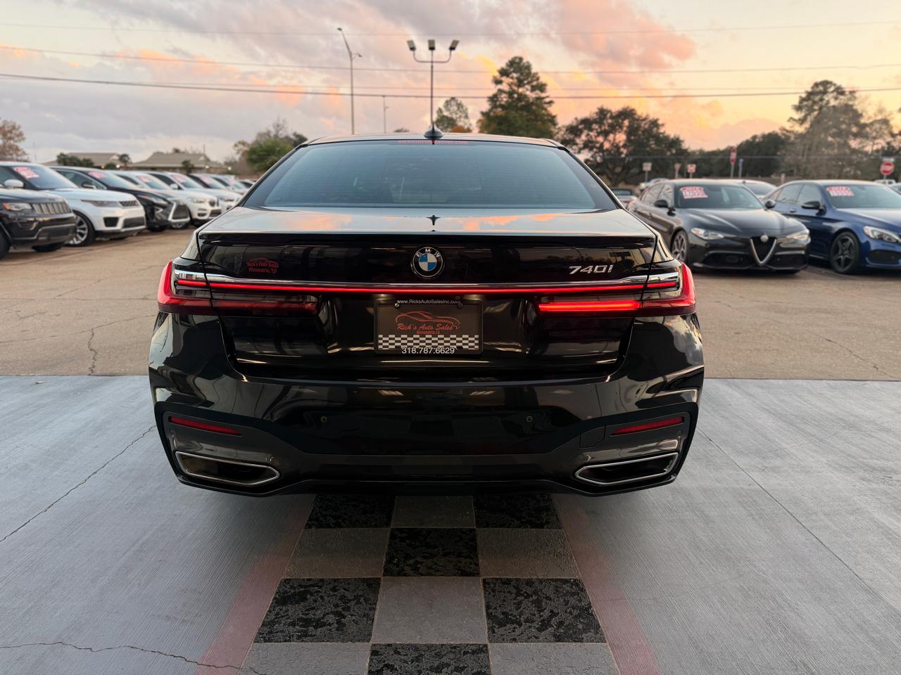 BMW 7-Series 740i 2022