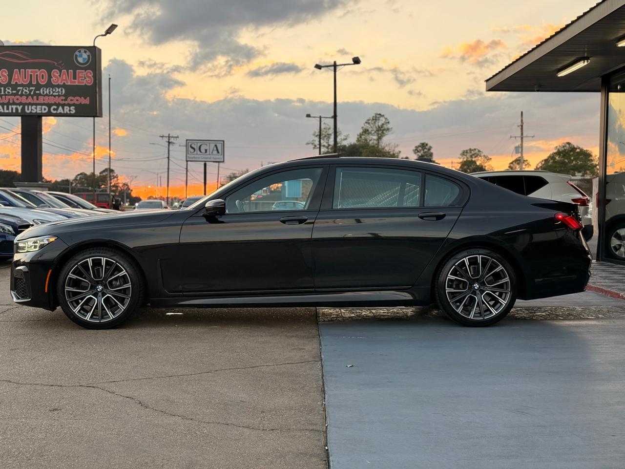 BMW 7-Series 740i 2022