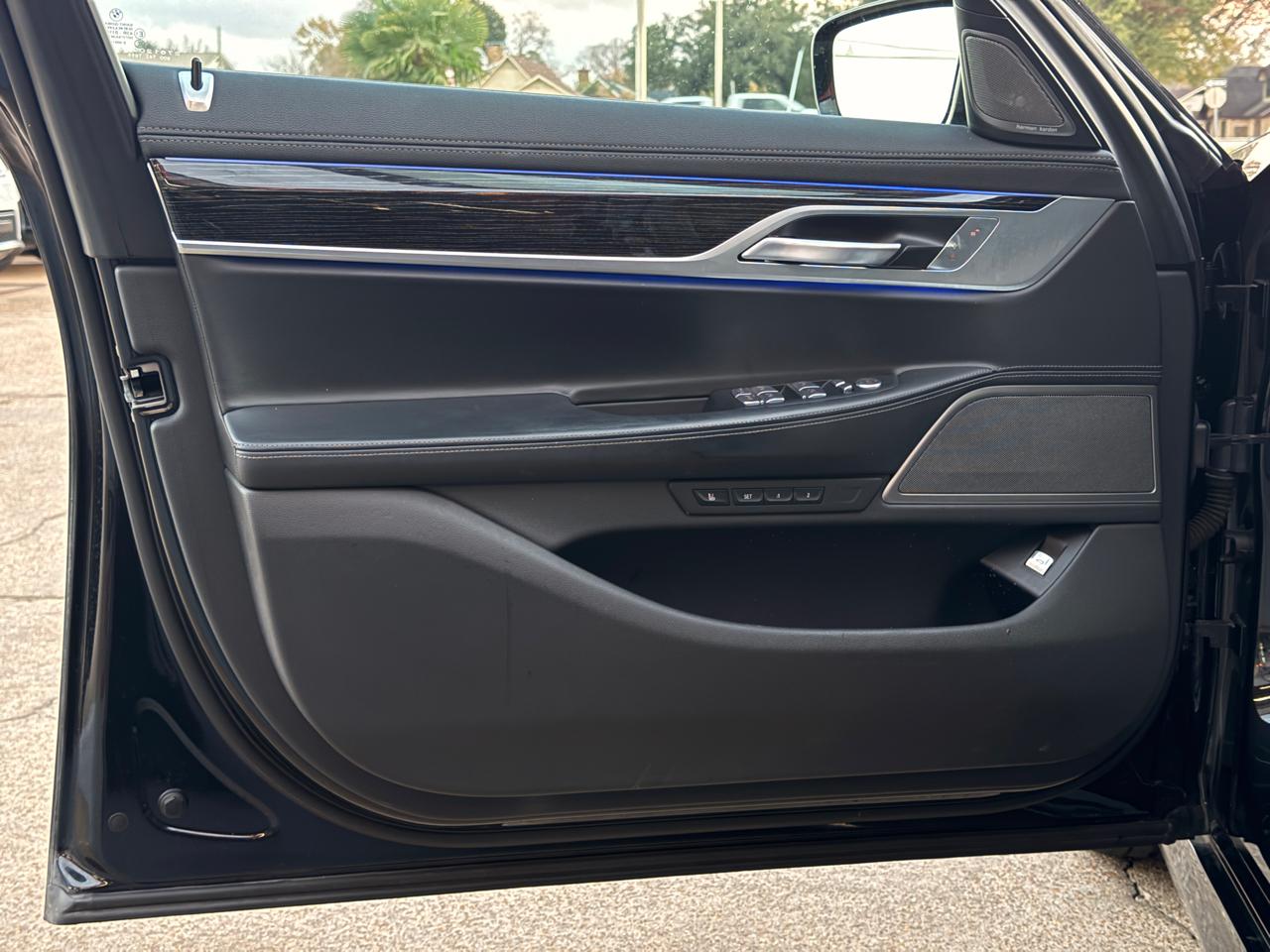 BMW 7-Series 740i 2022