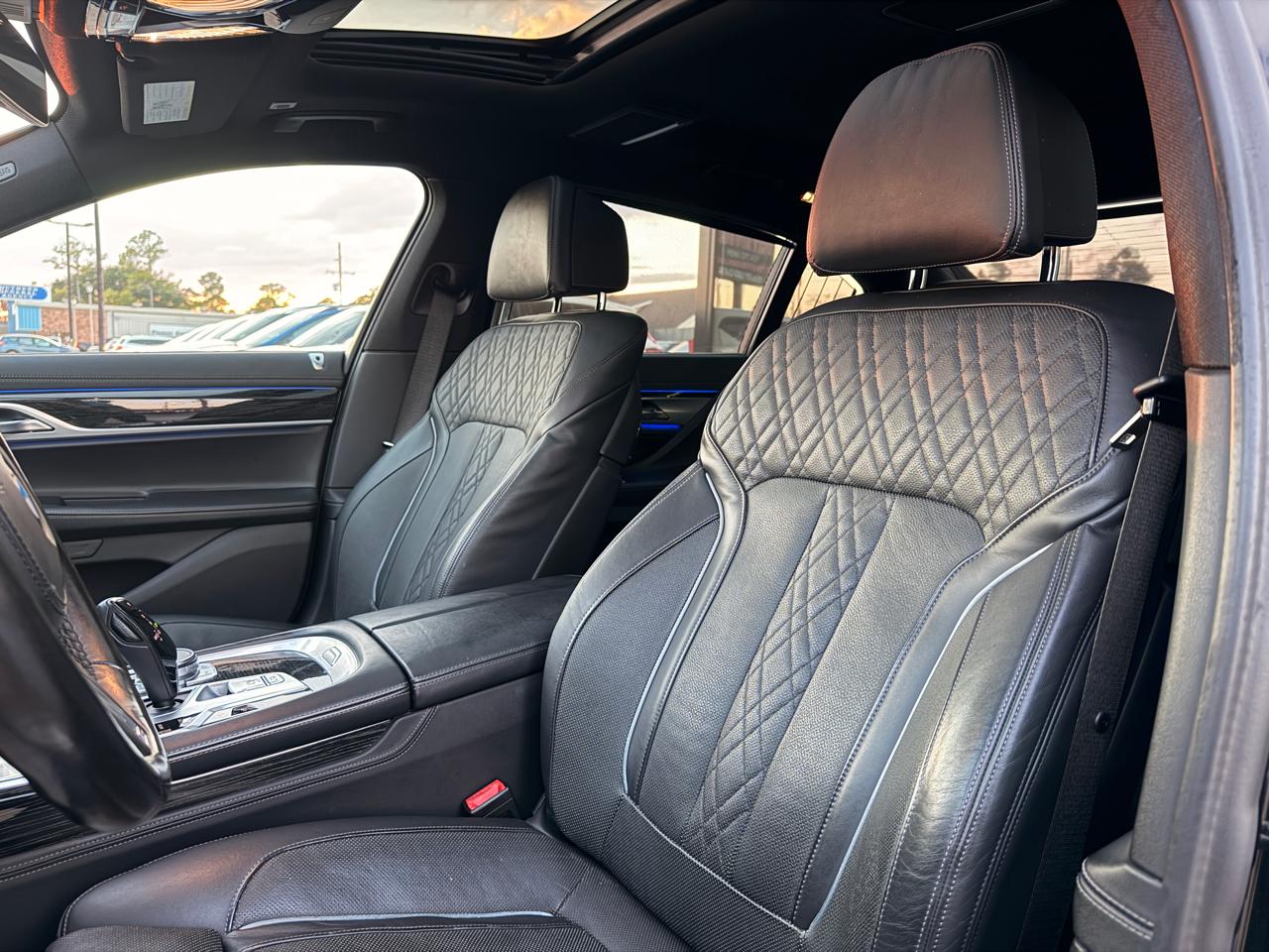 BMW 7-Series 740i 2022