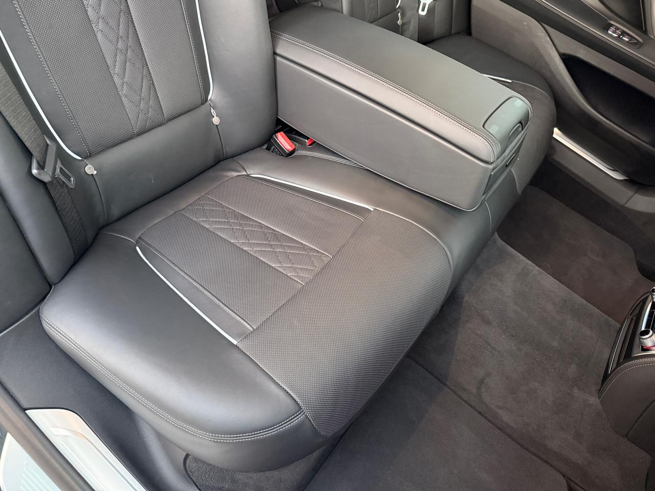 BMW 7-Series 740i 2022