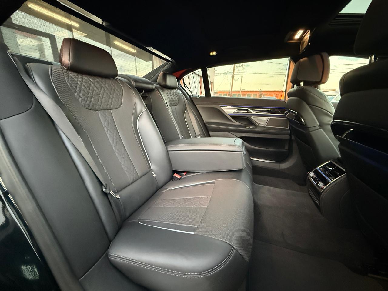 BMW 7-Series 740i 2022