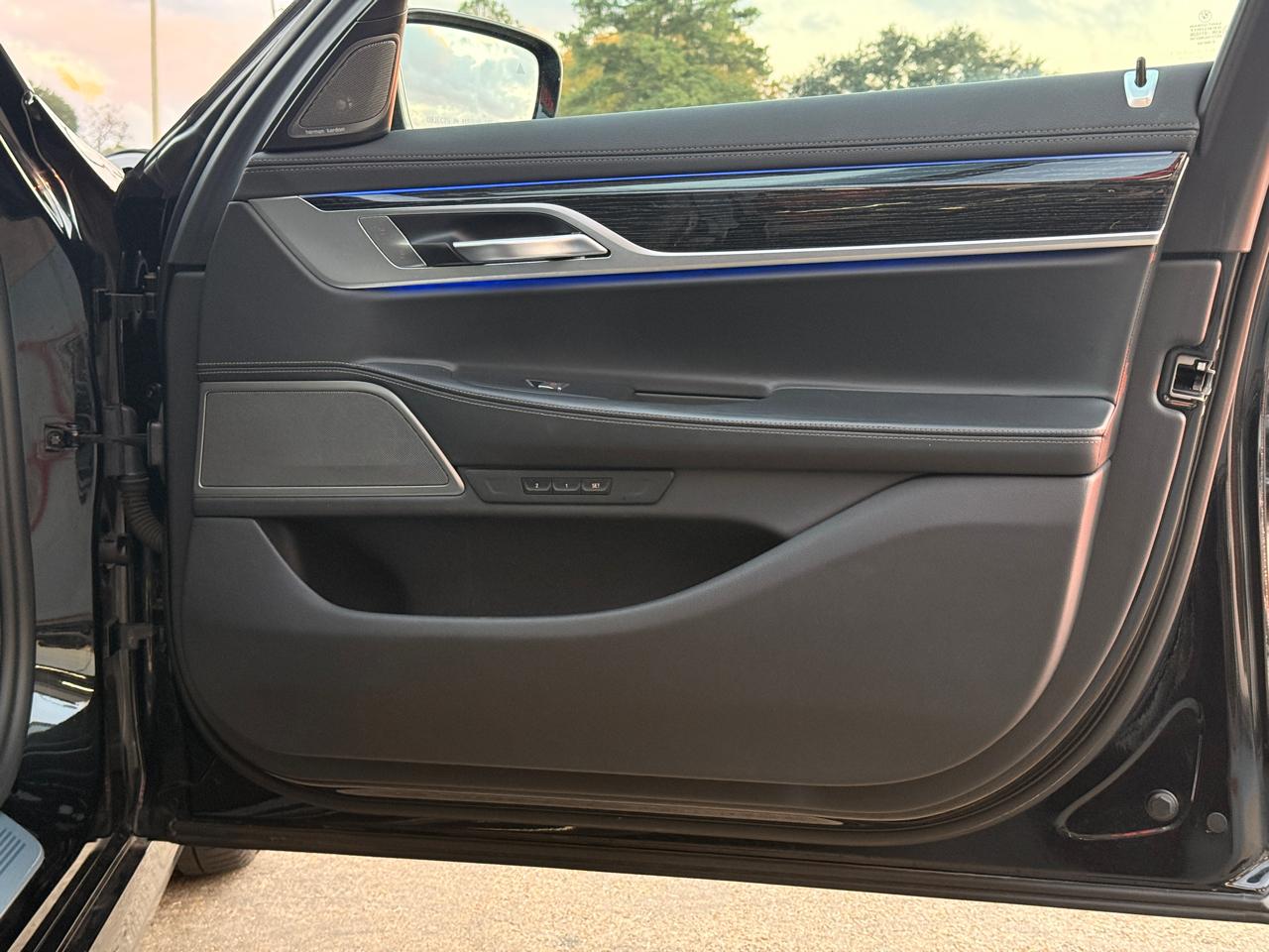 BMW 7-Series 740i 2022