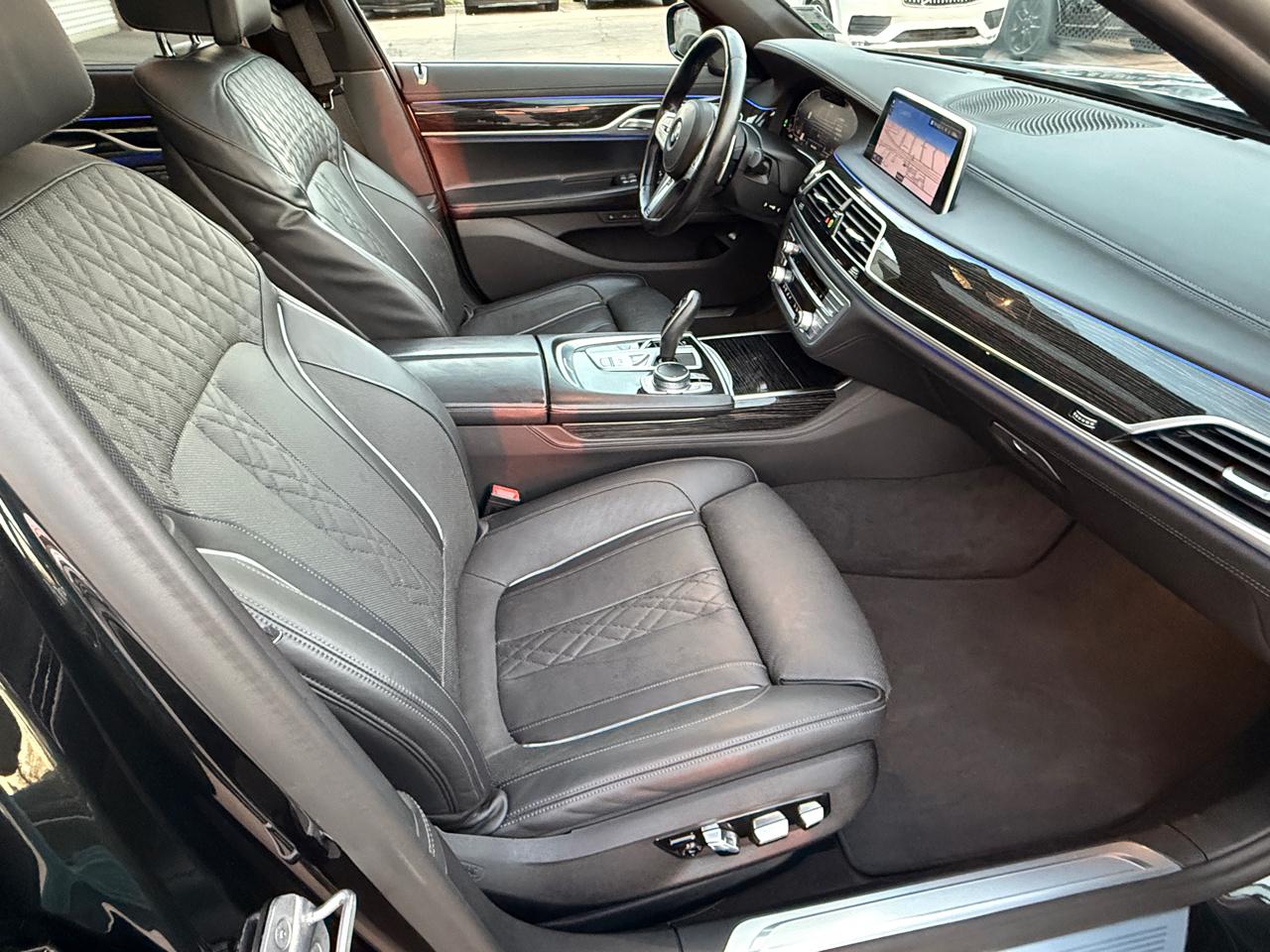 BMW 7-Series 740i 2022