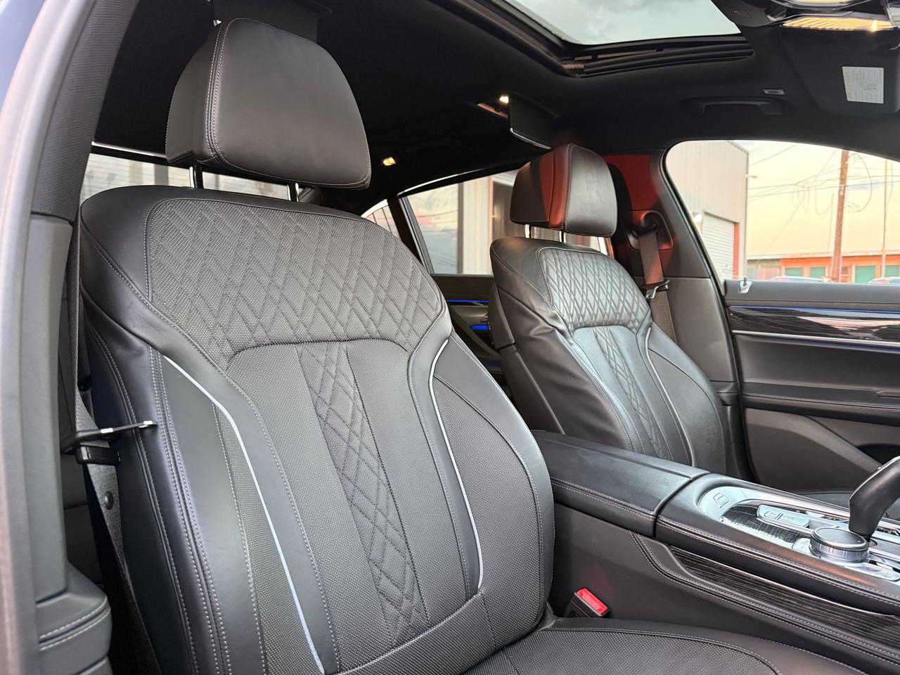 BMW 7-Series 740i 2022