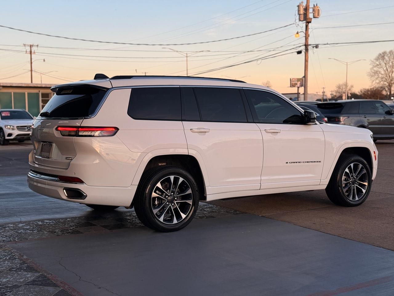 Jeep Grand Cherokee L Overland 4WD 2023