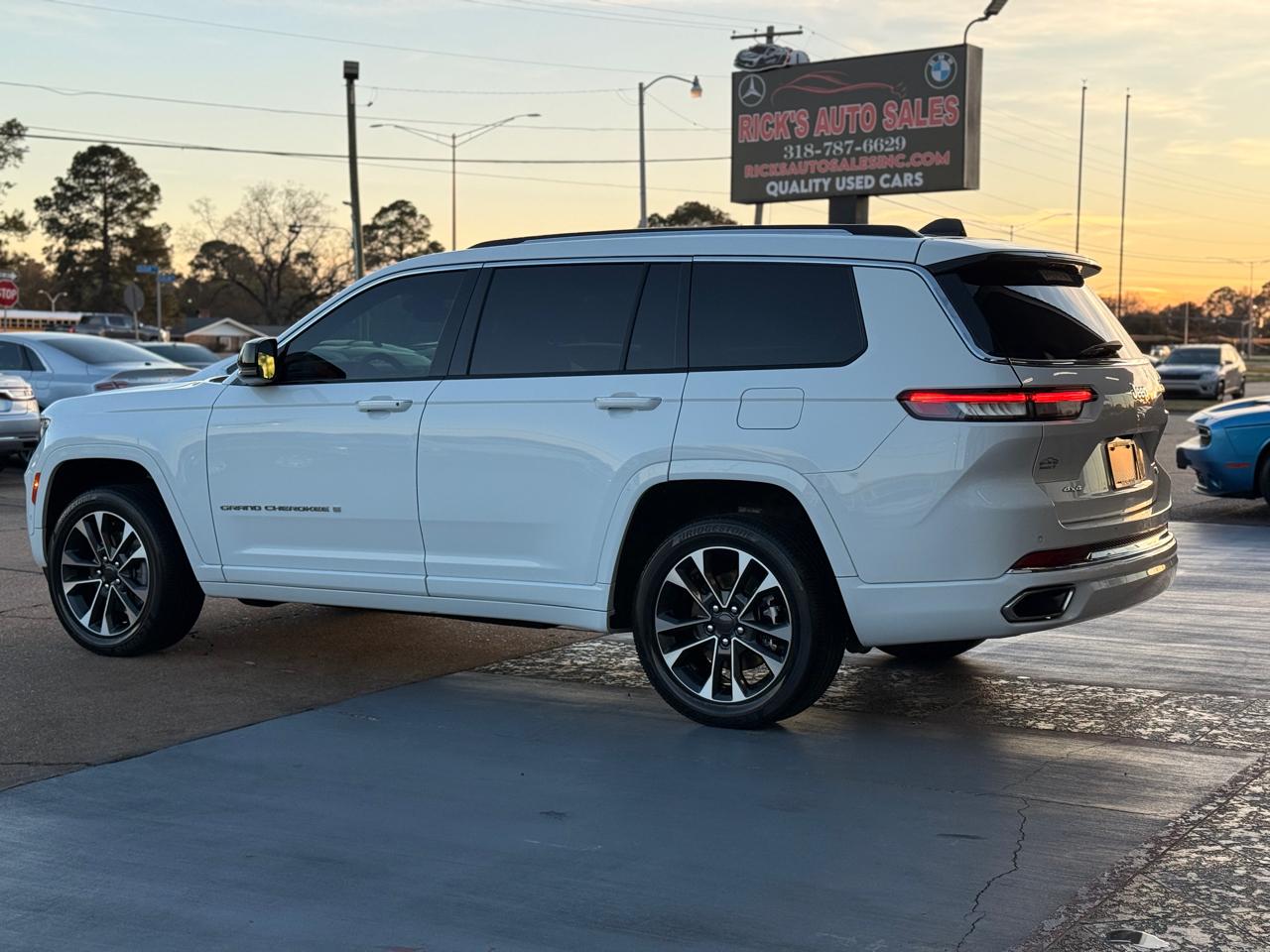 Jeep Grand Cherokee L Overland 4WD 2023