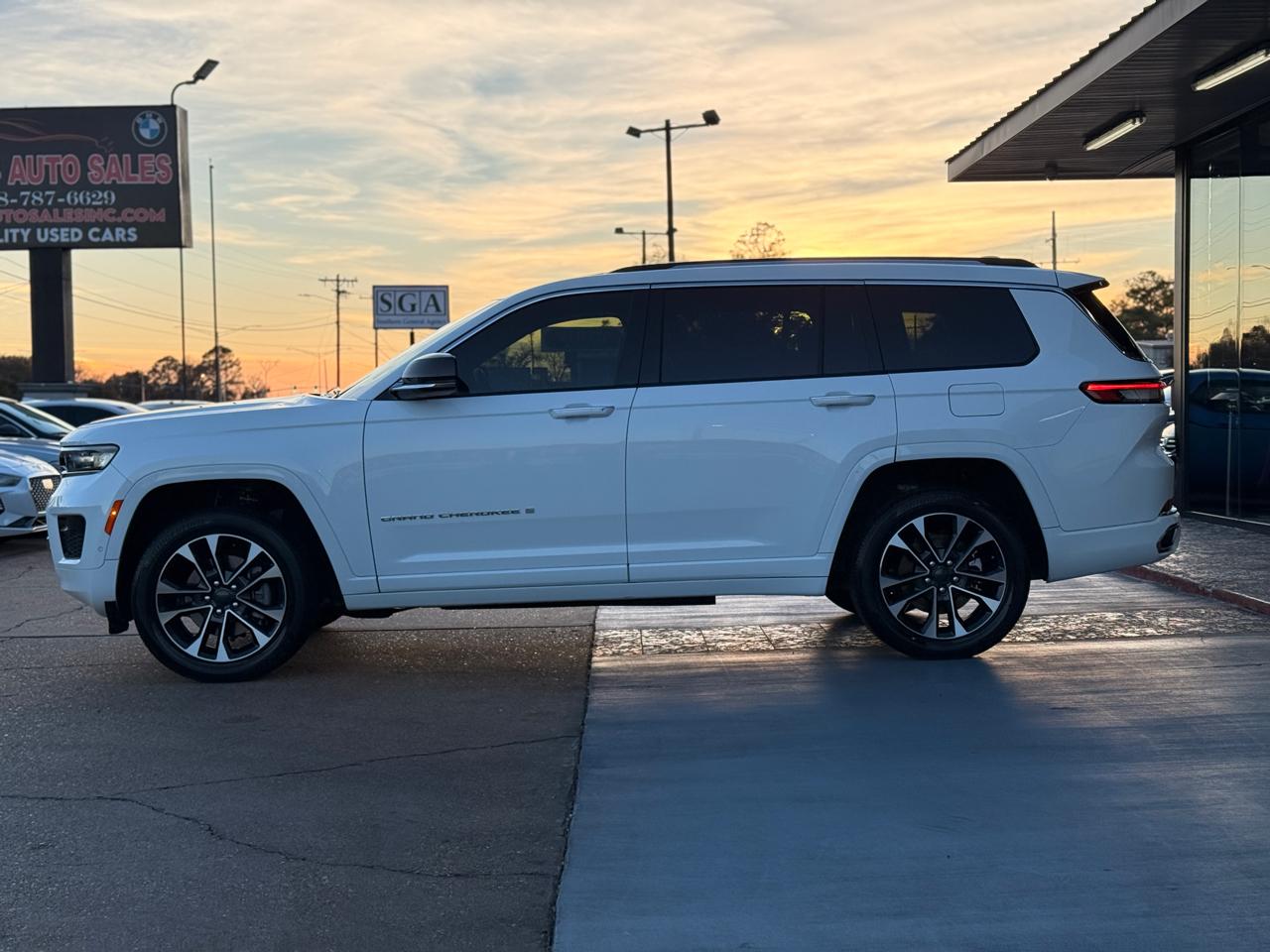Jeep Grand Cherokee L Overland 4WD 2023