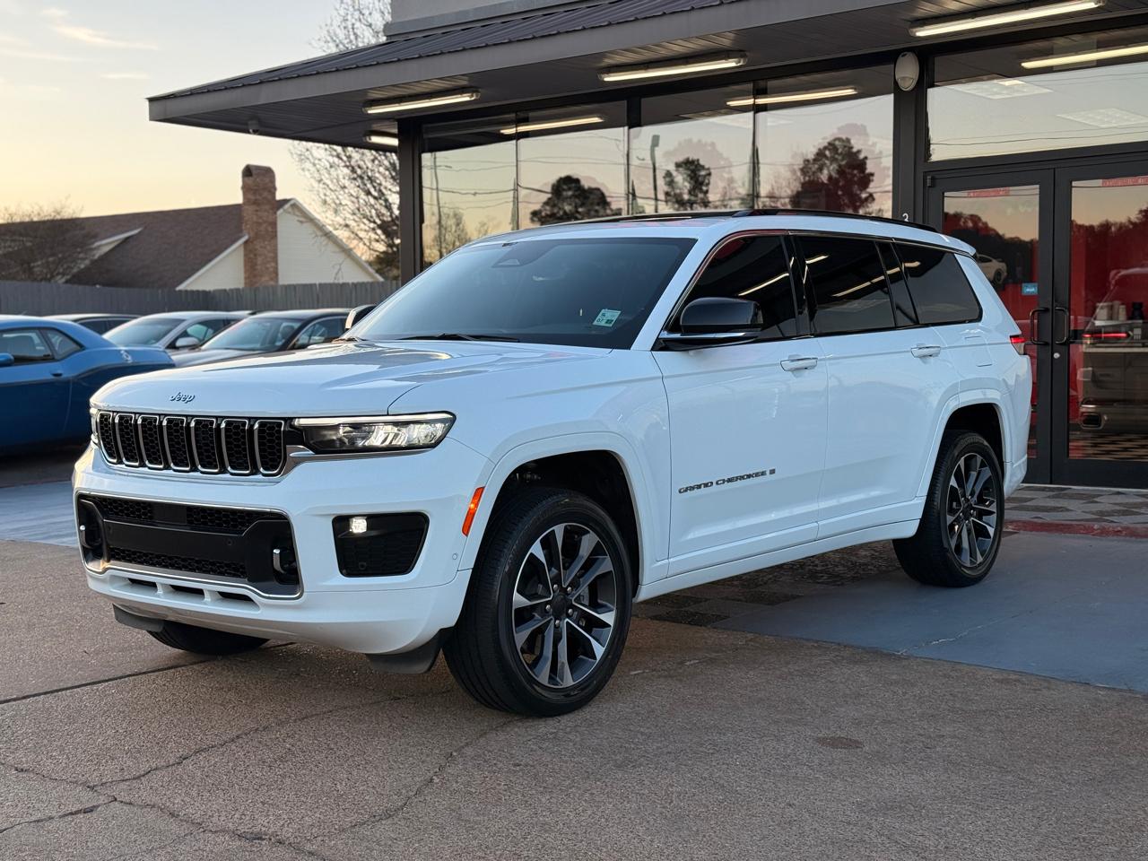 Jeep Grand Cherokee L Overland 4WD 2023