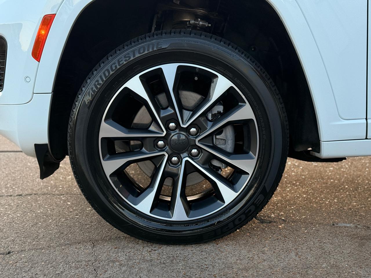 Jeep Grand Cherokee L Overland 4WD 2023