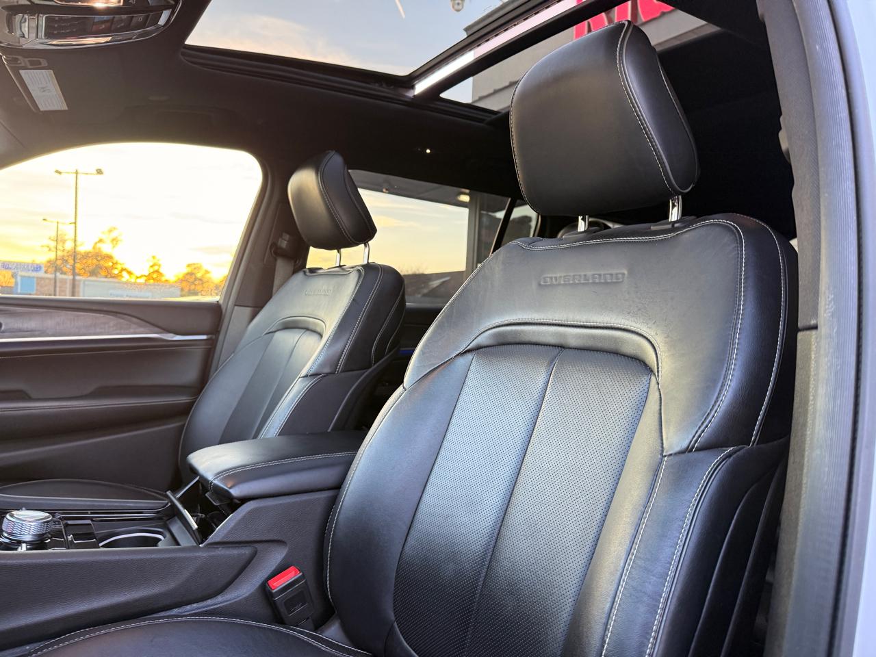 Jeep Grand Cherokee L Overland 4WD 2023