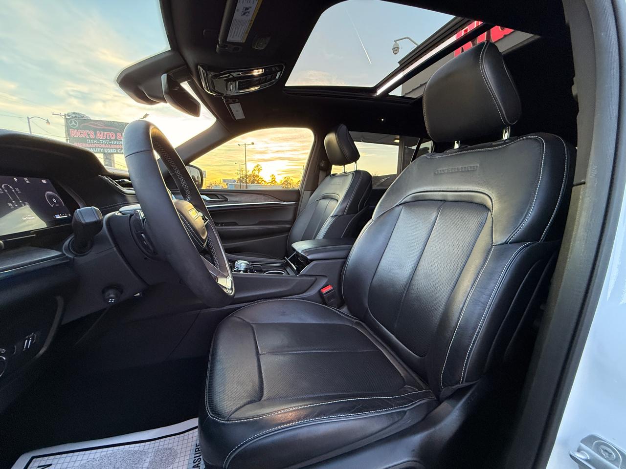 Jeep Grand Cherokee L Overland 4WD 2023