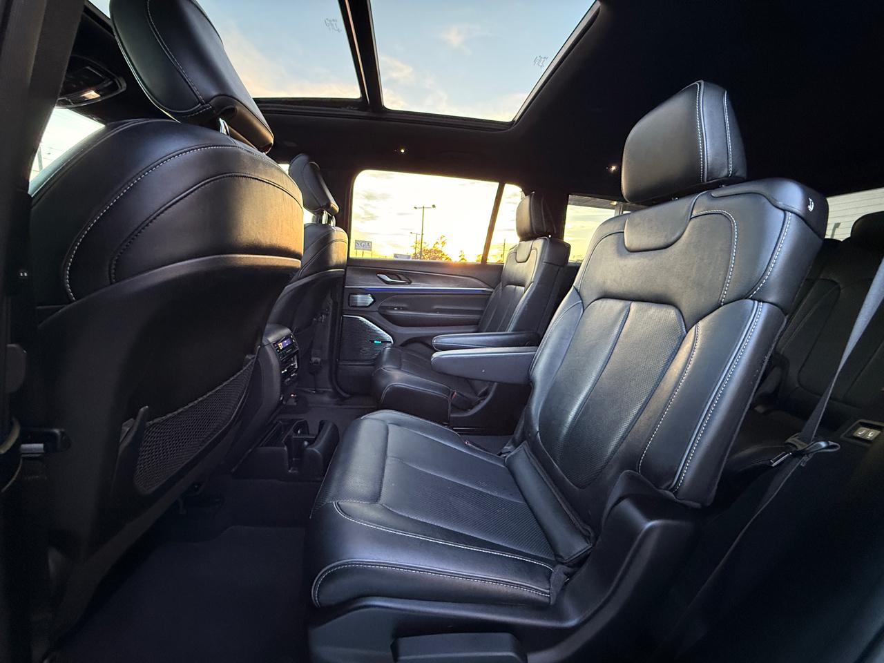 Jeep Grand Cherokee L Overland 4WD 2023