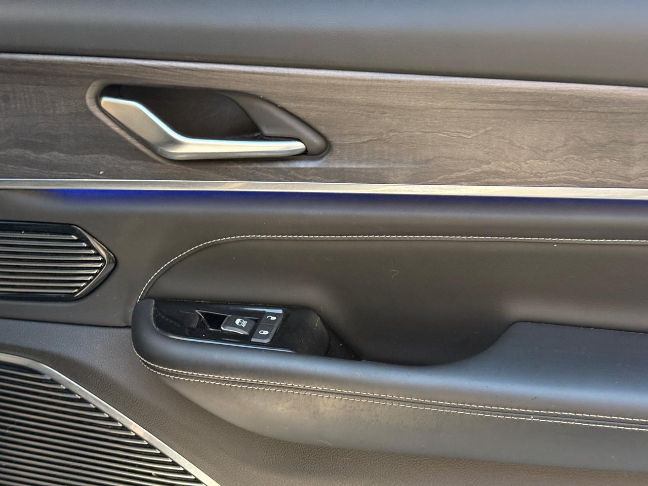 Jeep Grand Cherokee L Overland 4WD 2023