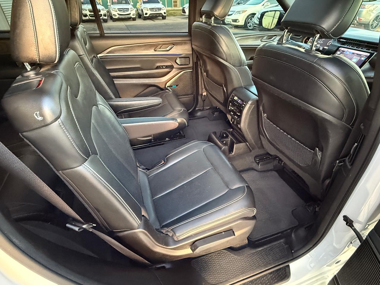 Jeep Grand Cherokee L Overland 4WD 2023