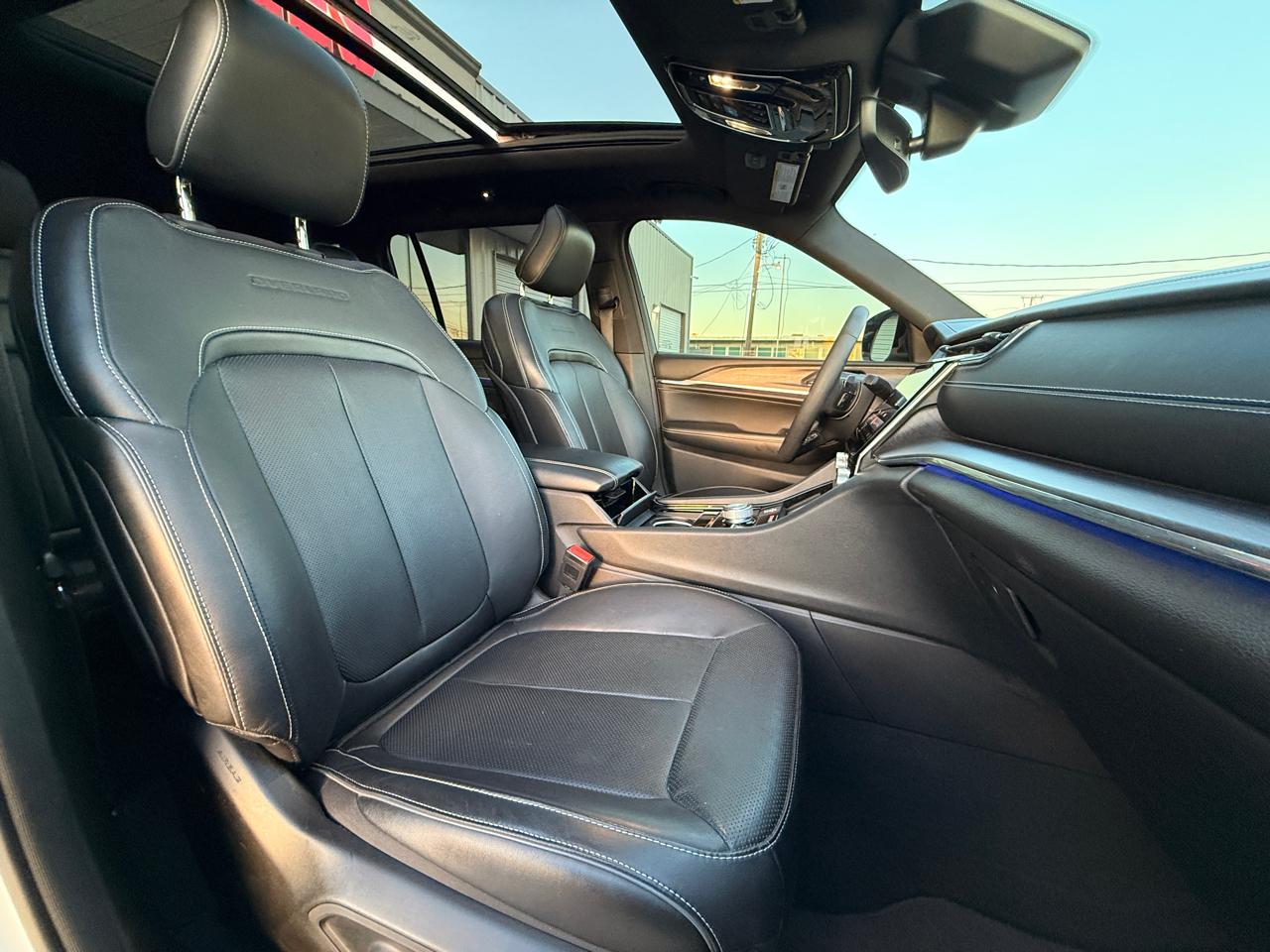 Jeep Grand Cherokee L Overland 4WD 2023