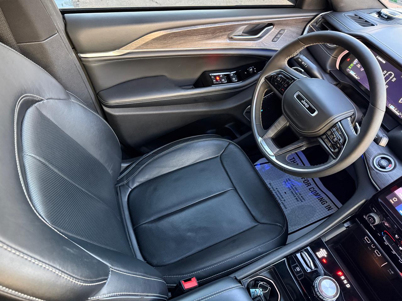 Jeep Grand Cherokee L Overland 4WD 2023