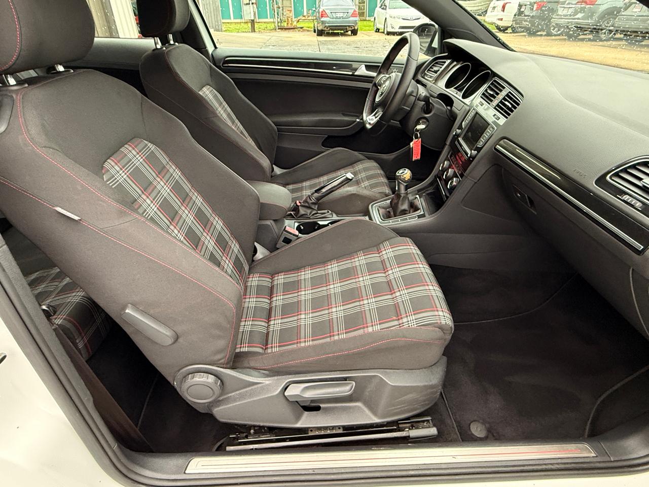 Volkswagen GTI S 6M 2-Door 2016