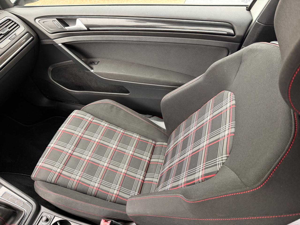 Volkswagen GTI S 6M 2-Door 2016