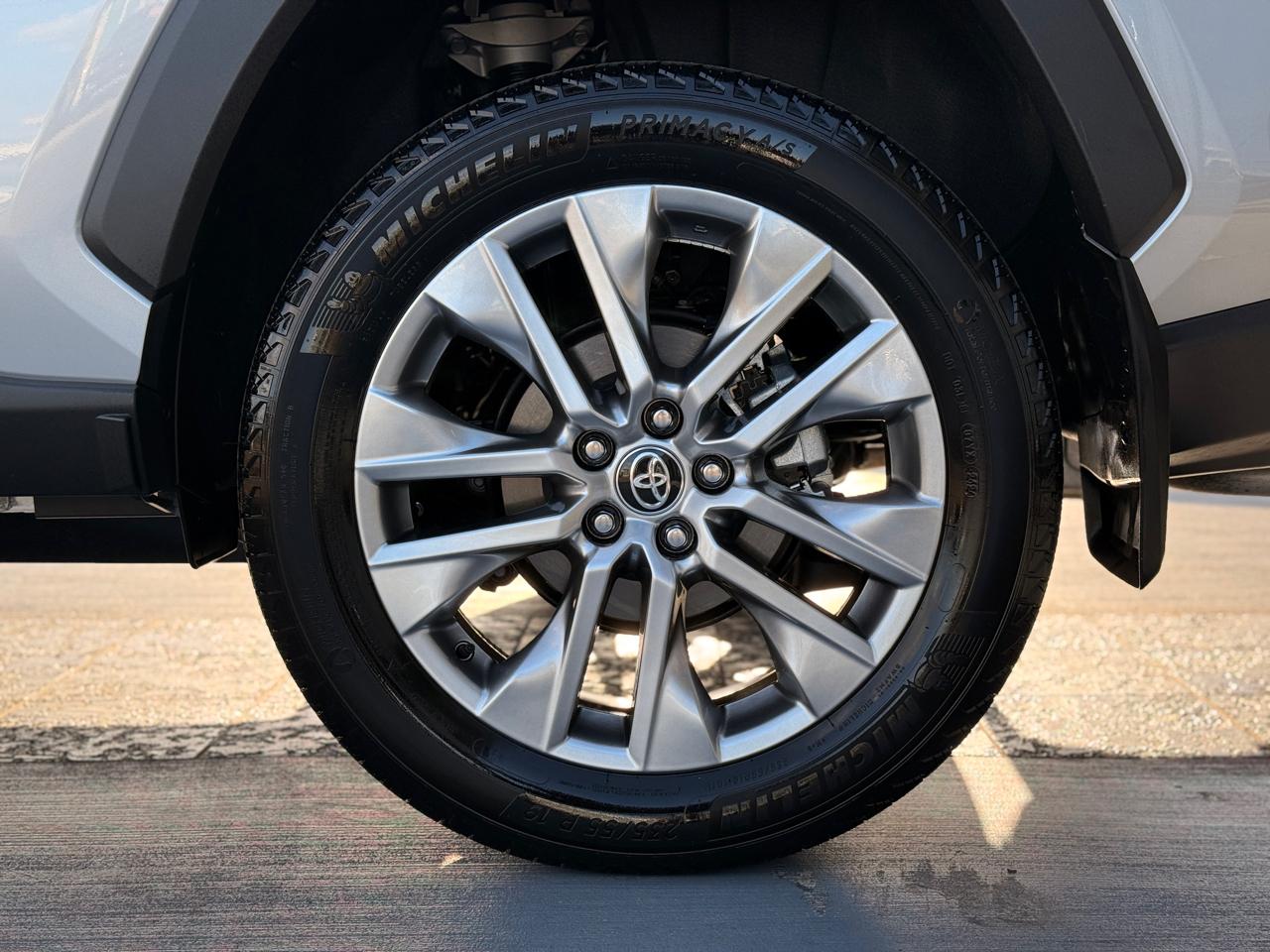 Toyota RAV4 Limited AWD 2024