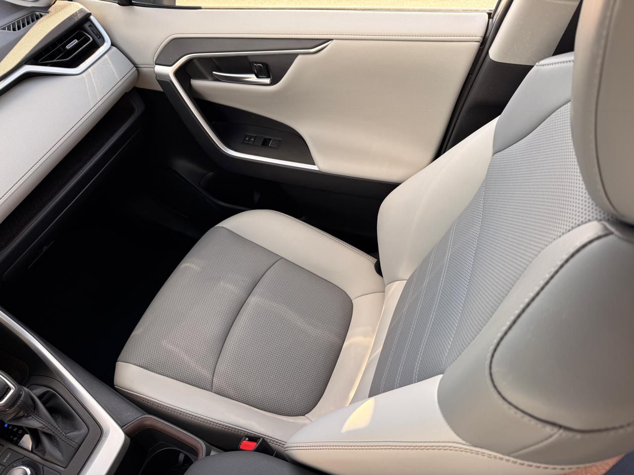 Toyota RAV4 Limited AWD 2024