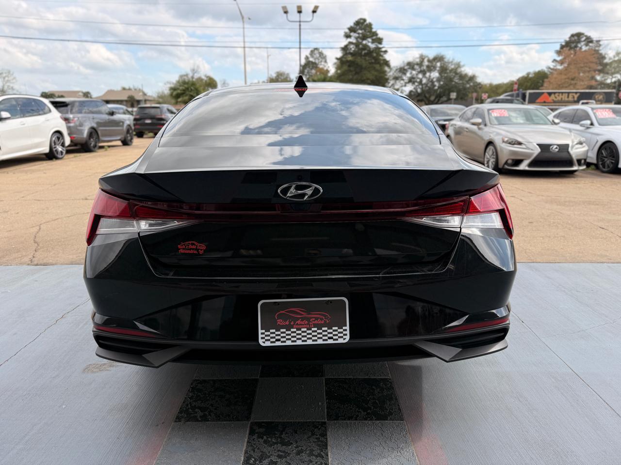Hyundai Elantra SEL 2021