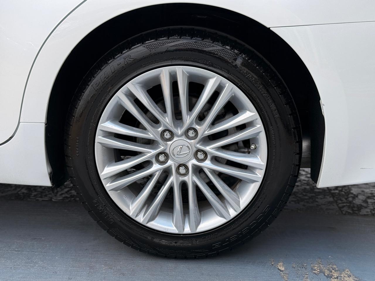 Lexus ES 350 Sedan 2013