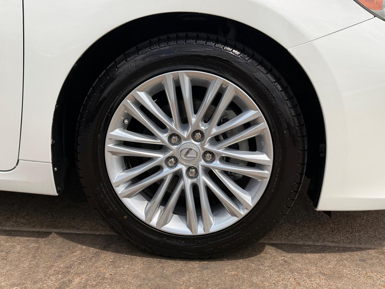 Lexus ES 350 Sedan 2013