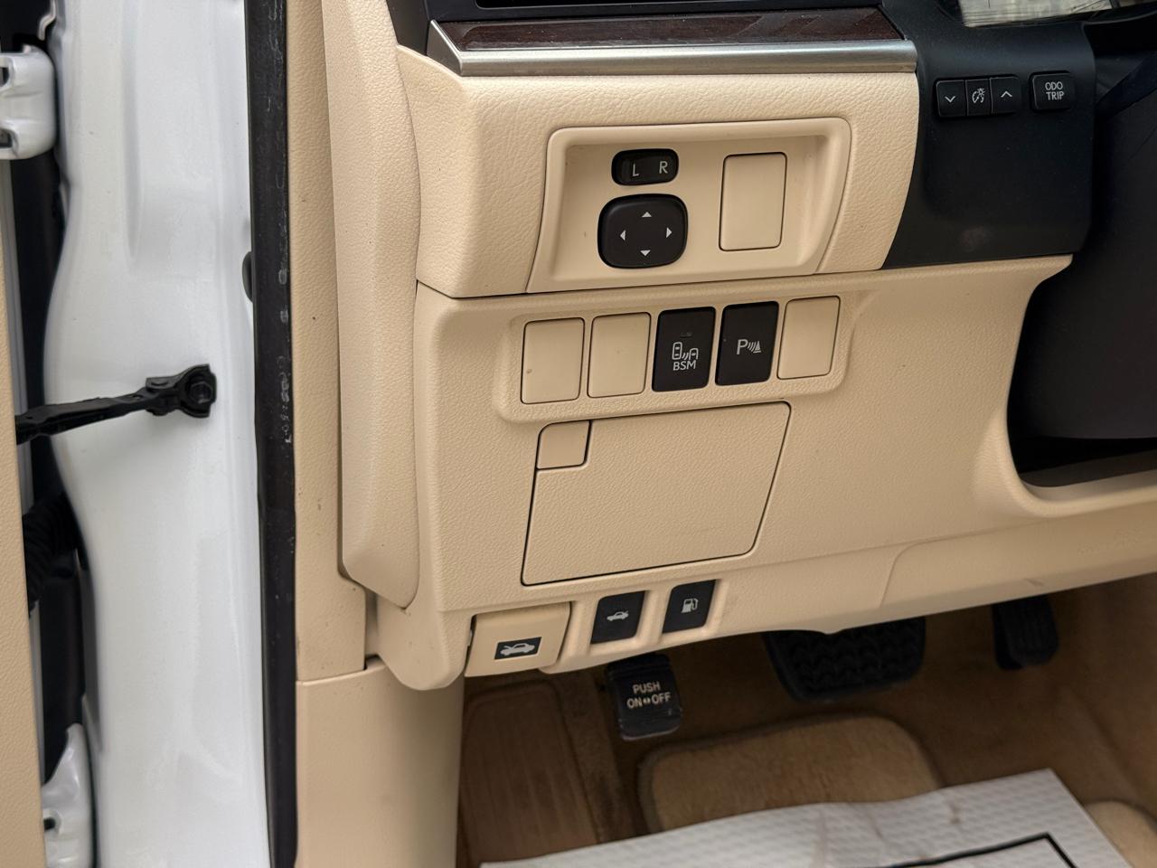 Lexus ES 350 Sedan 2013