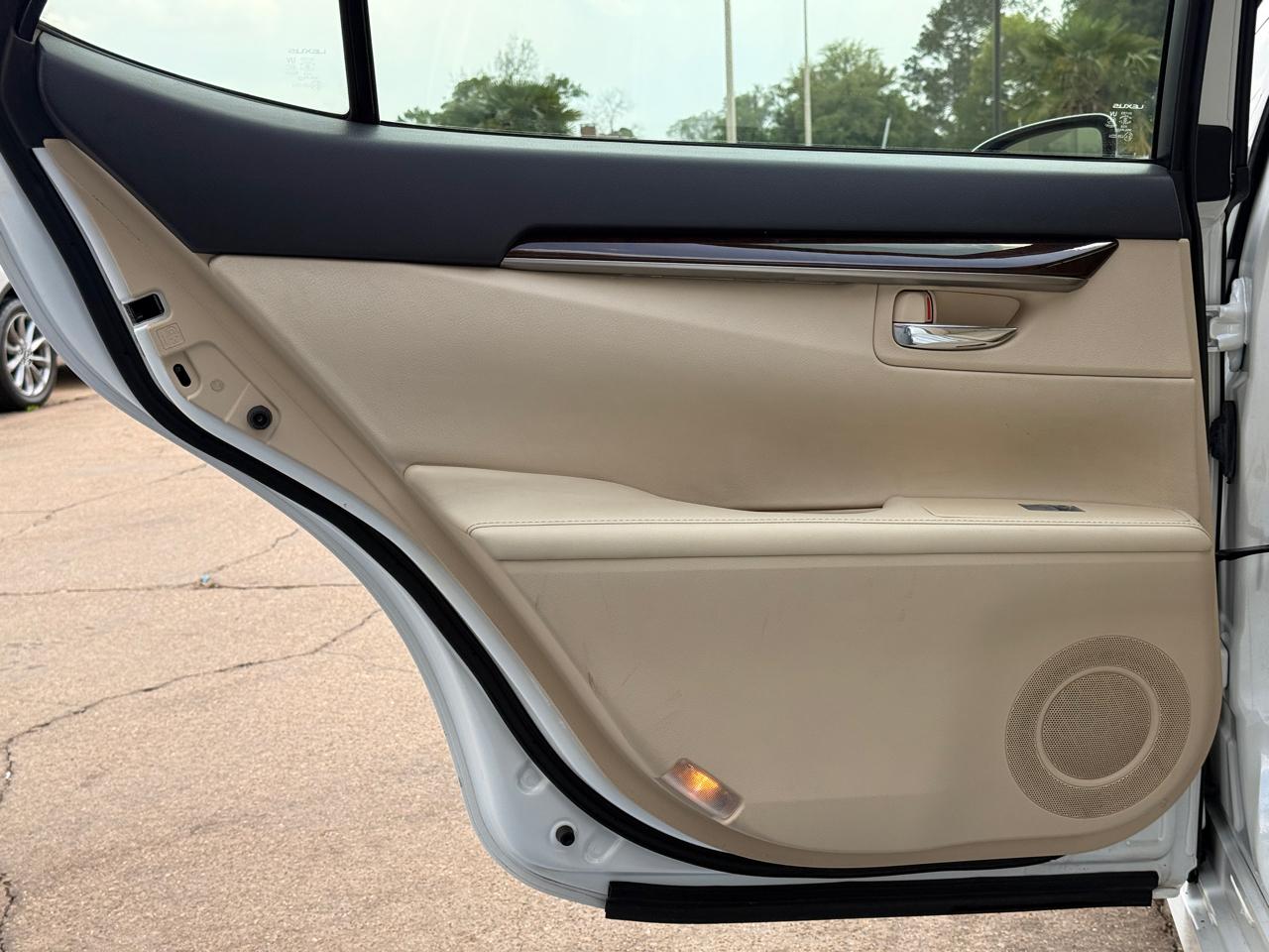 Lexus ES 350 Sedan 2013