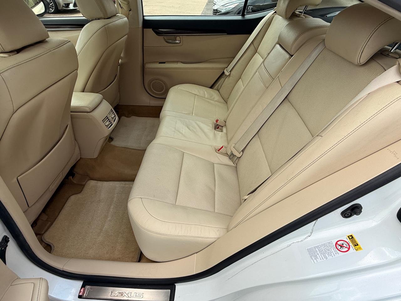 Lexus ES 350 Sedan 2013