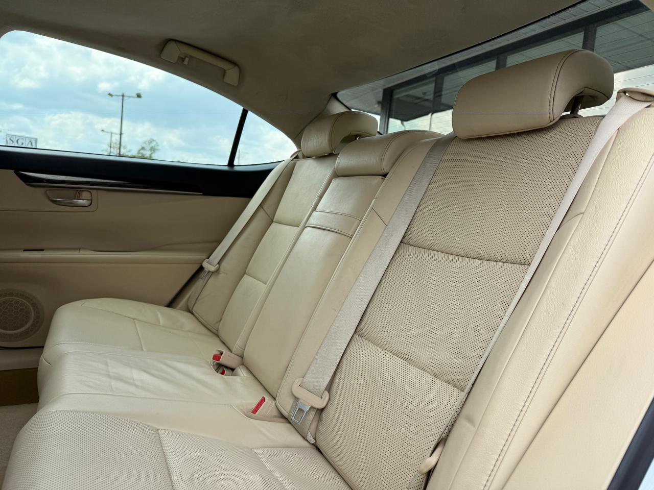 Lexus ES 350 Sedan 2013