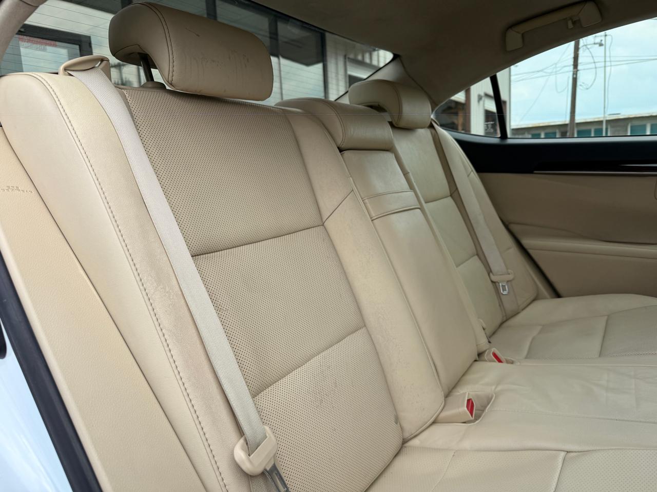 Lexus ES 350 Sedan 2013