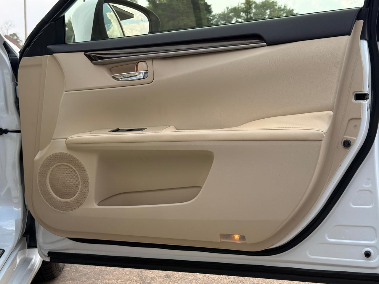 Lexus ES 350 Sedan 2013