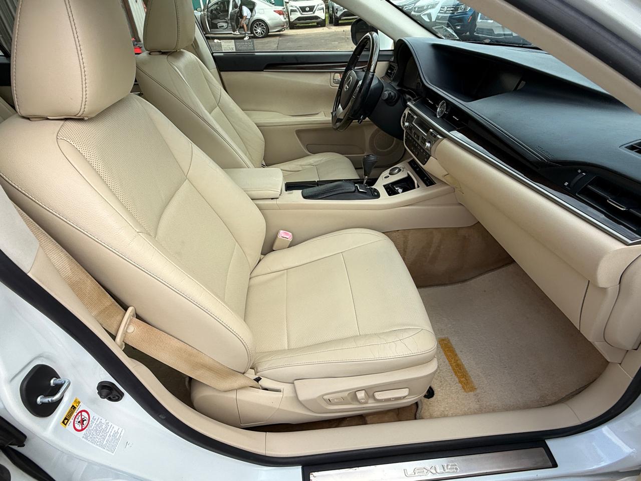 Lexus ES 350 Sedan 2013