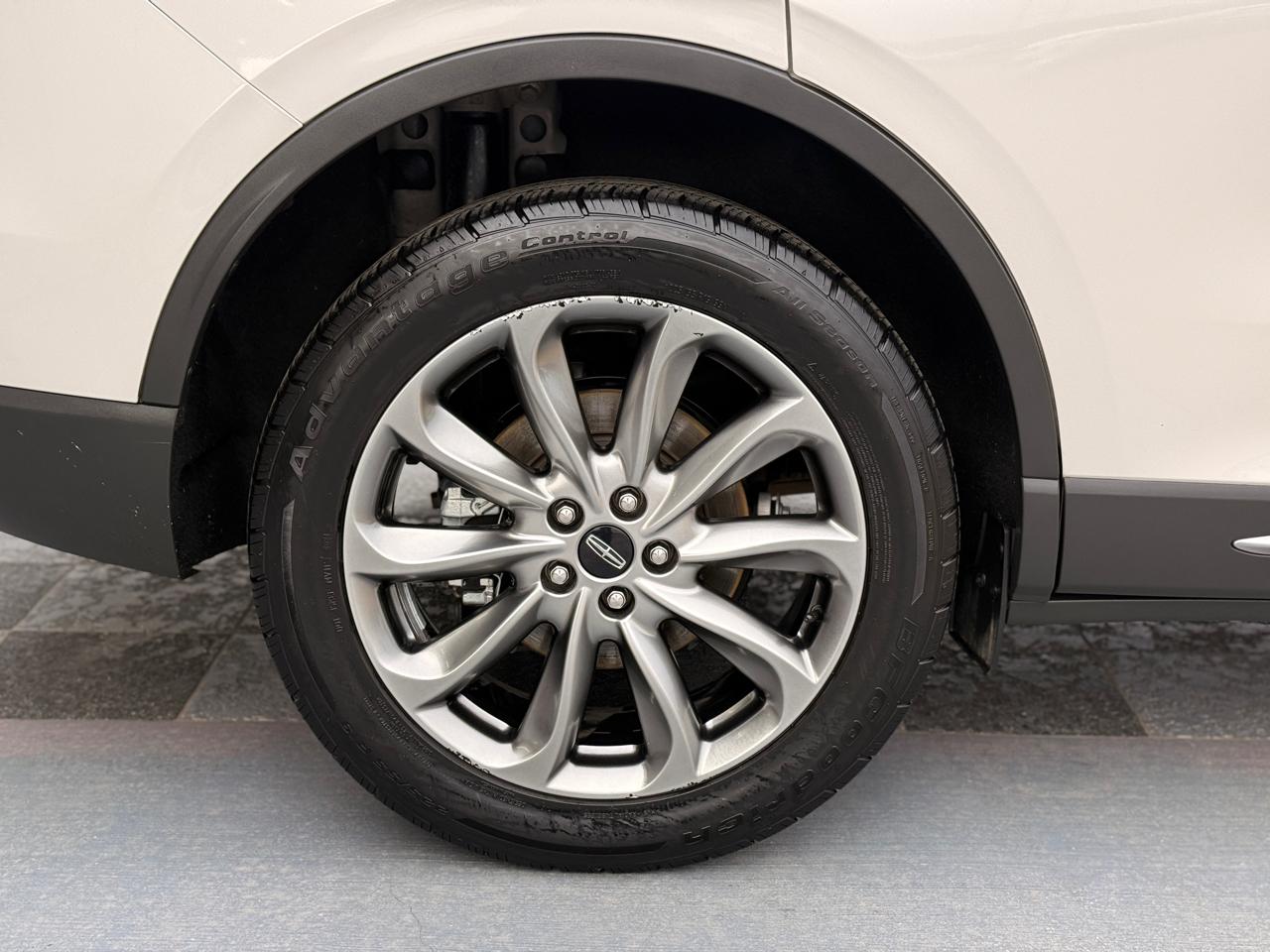 Lincoln Corsair Base 2020