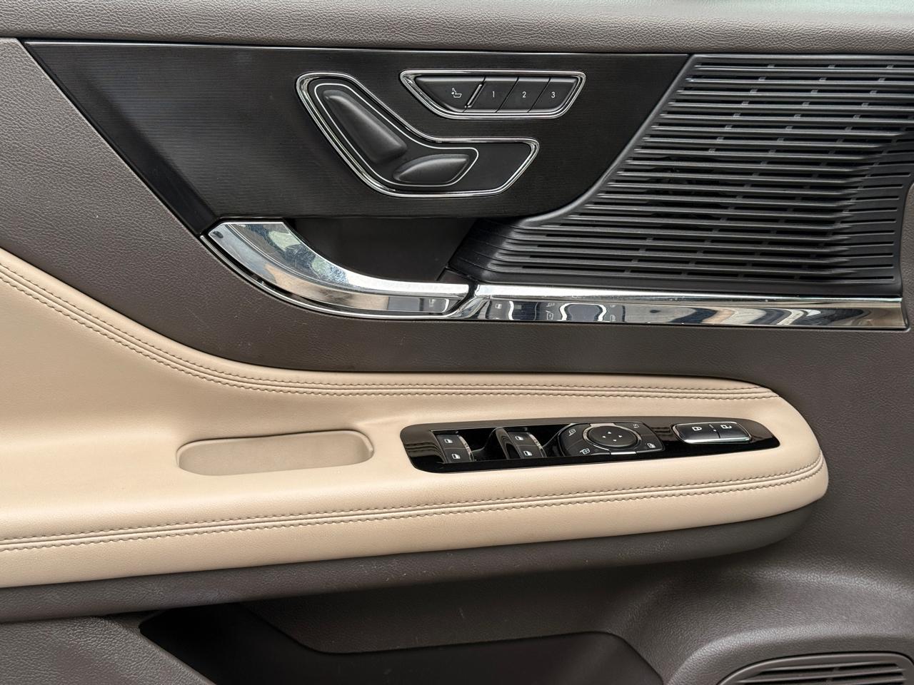 Lincoln Corsair Base 2020