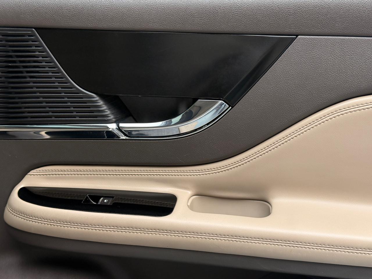 Lincoln Corsair Base 2020