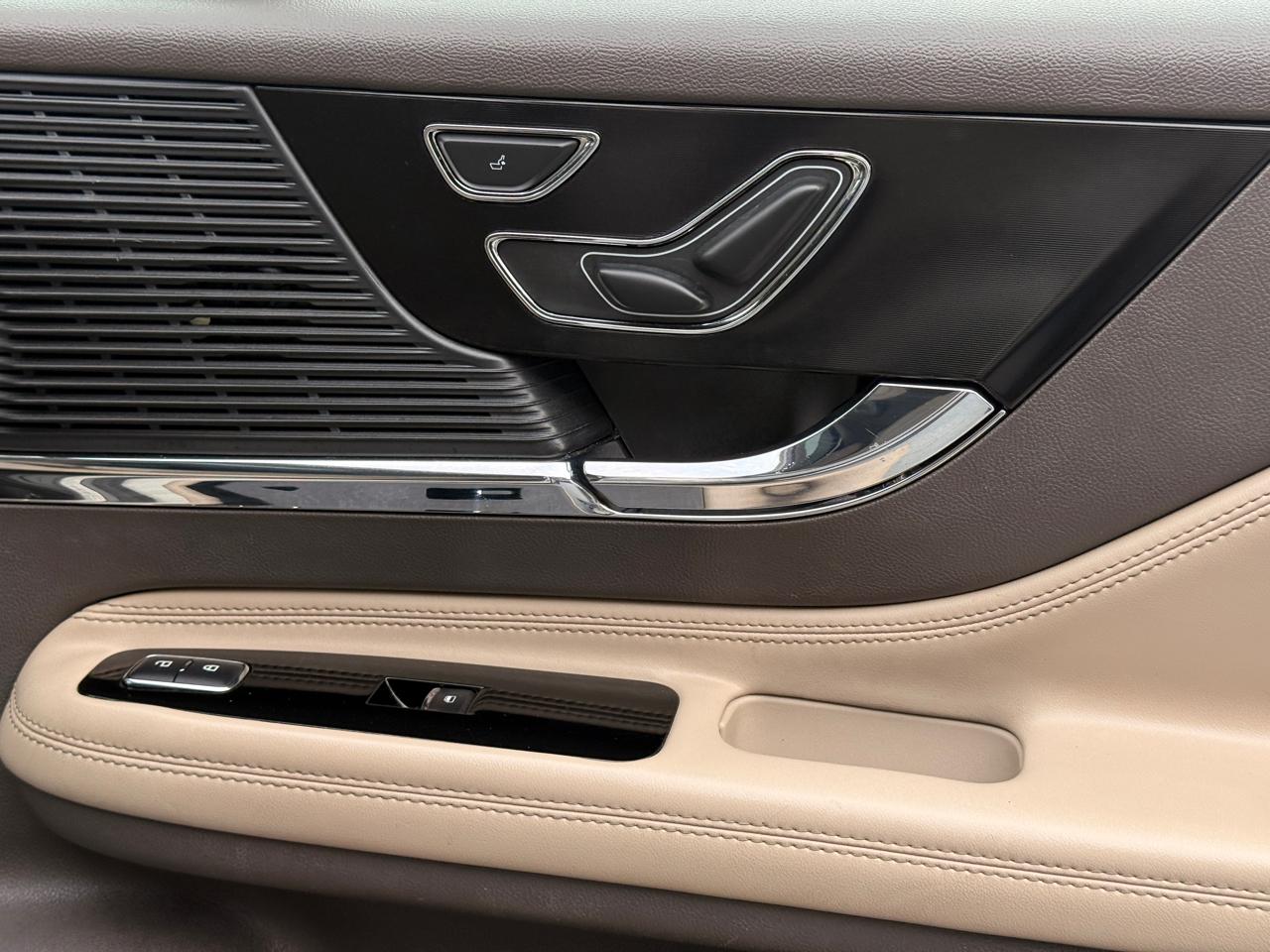 Lincoln Corsair Base 2020