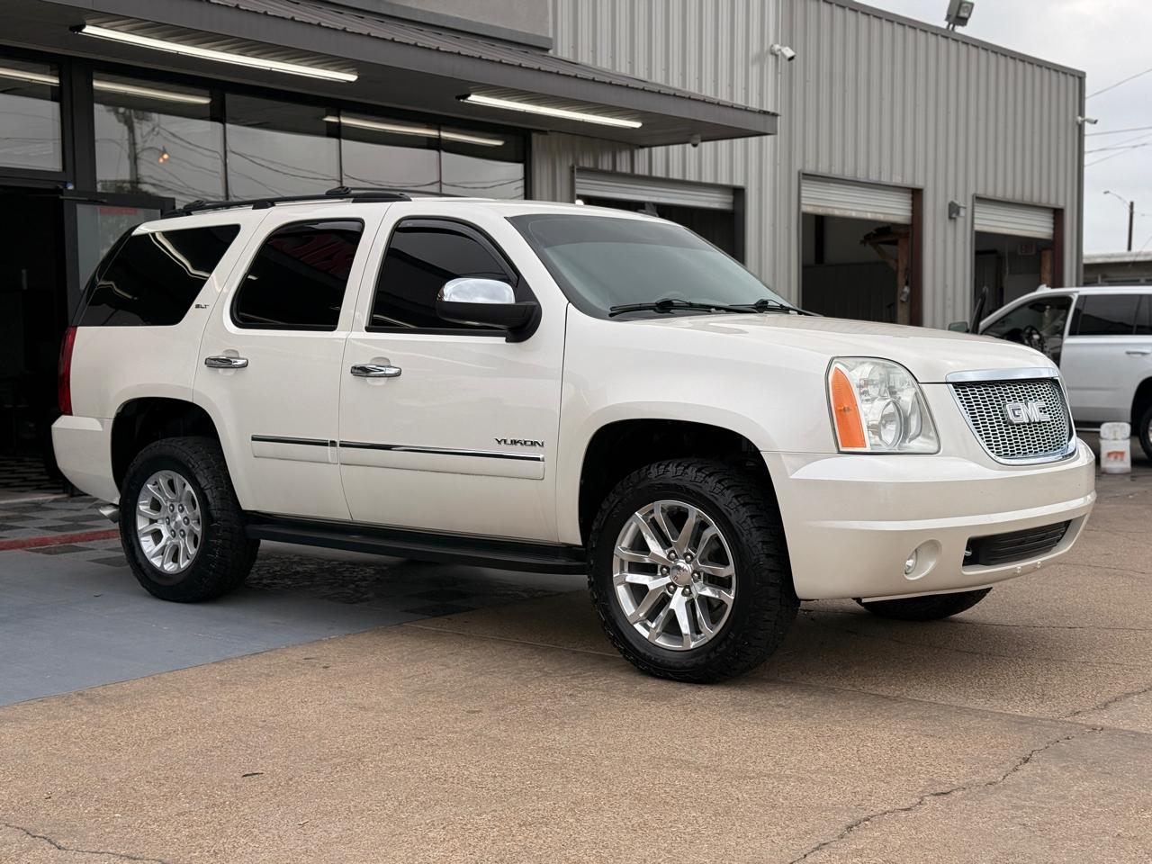 GMC Yukon SLT1 2WD 2012