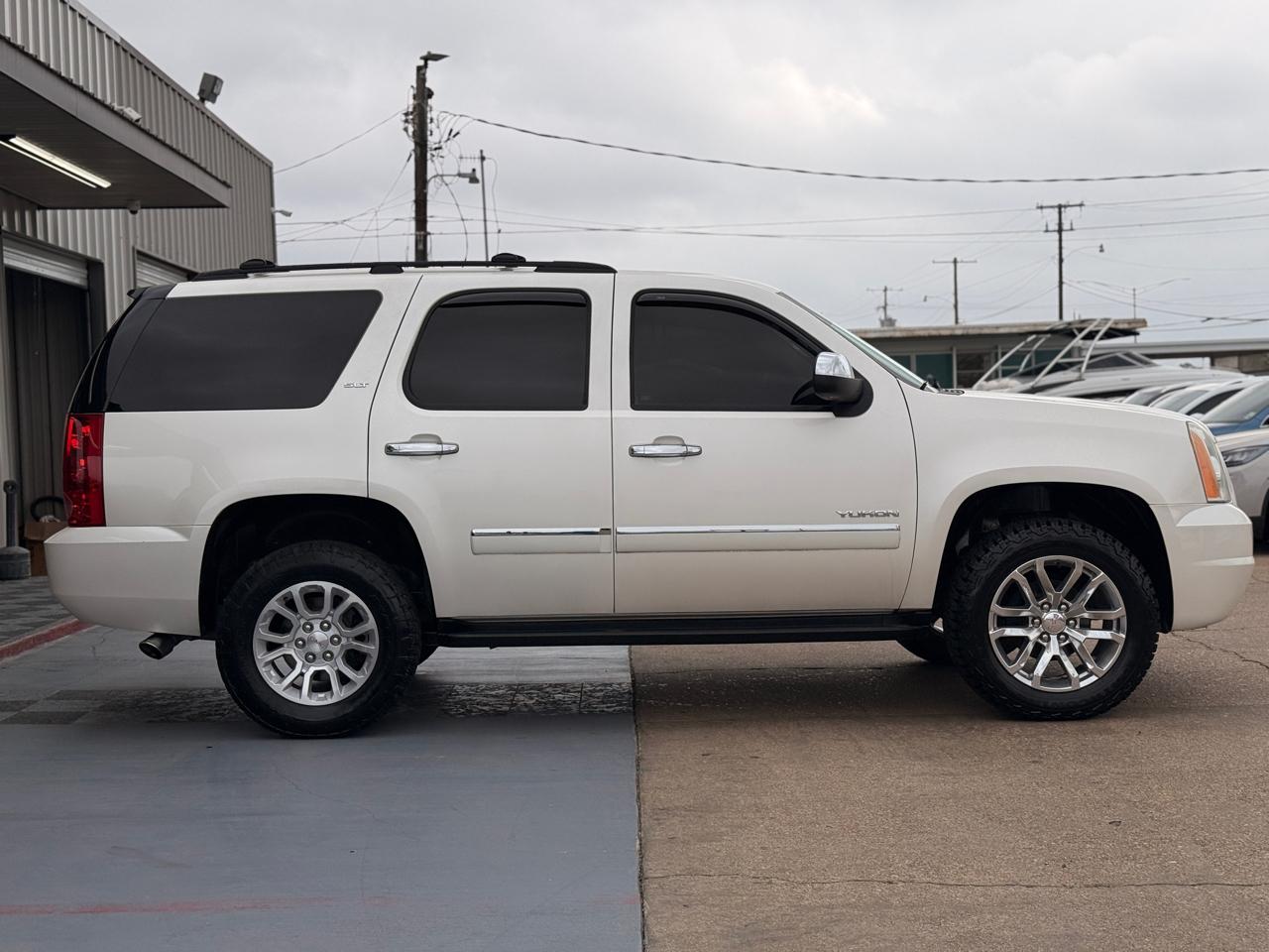 GMC Yukon SLT1 2WD 2012