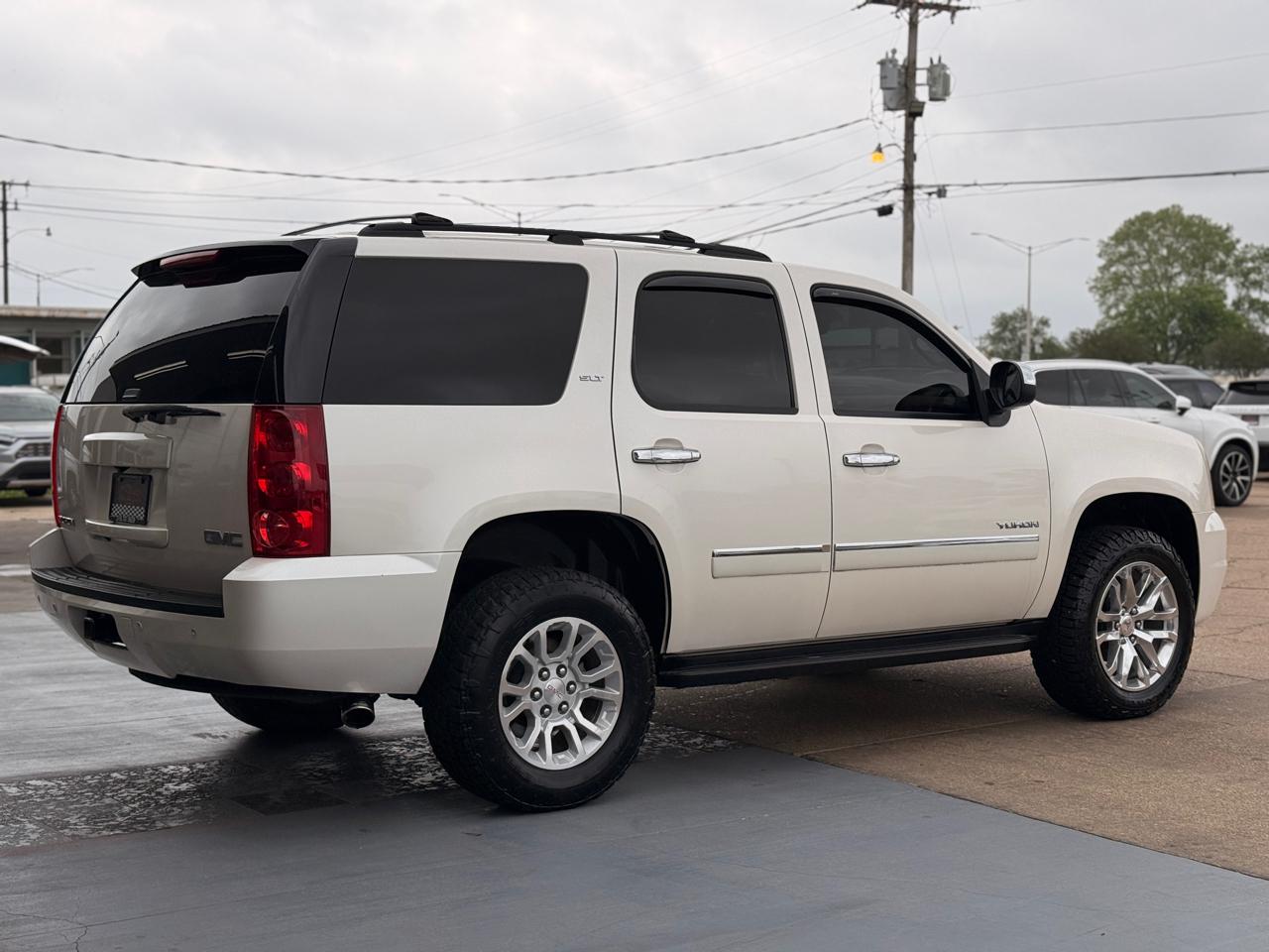 GMC Yukon SLT1 2WD 2012