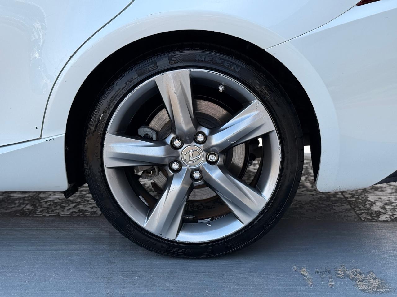 Lexus IS 350 RWD 2015