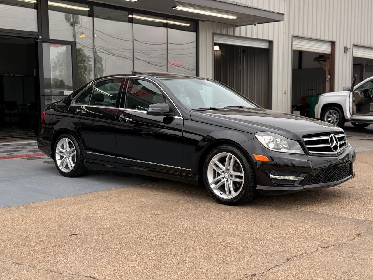 Mercedes-Benz C-Class C250 Luxury Sedan 2014